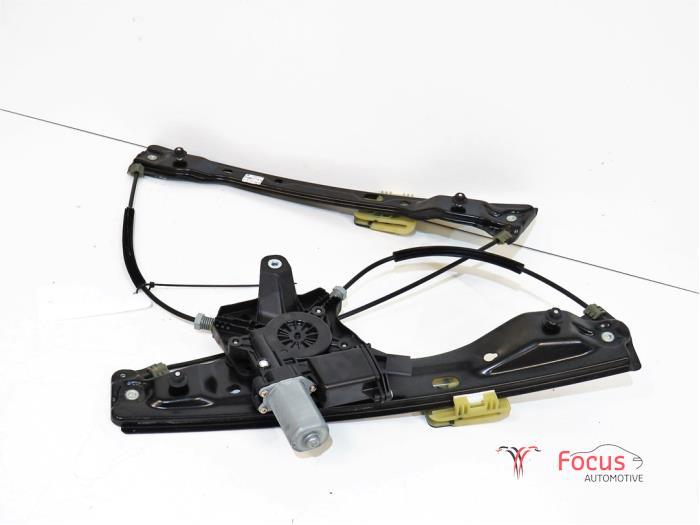 Fensterheber rechts vorne Opel Astra K B16 13406674 Bild Fensterheber rechts vorne Opel Astra K B16 13406674