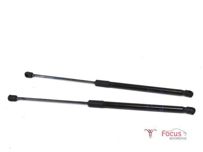 Heckklappendämpfer Opel Astra K B16 39021480 Bild Heckklappendämpfer Opel Astra K B16 39021480