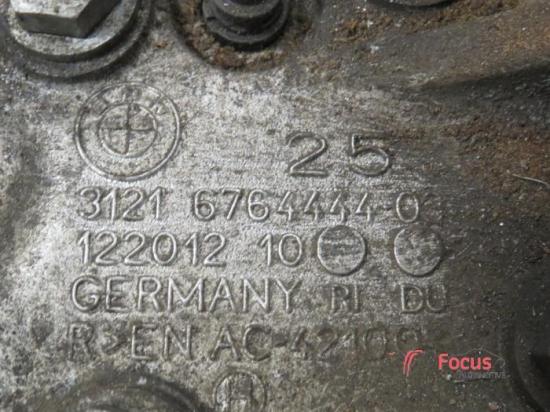 Achsschenkel rechts vorne BMW 1er E87 12201210 Bild Achsschenkel rechts vorne BMW 1er E87 12201210