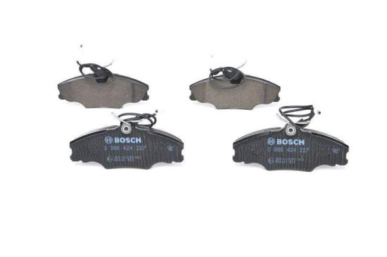 BOSCH Bremsscheibe 0 986 478 830 + Bremsbelagsatz, Scheibenbremse 0 986 424 227 Bild BOSCH Bremsscheibe 0 986 478 830 + Bremsbelagsatz, Scheibenbremse 0 986 424 227