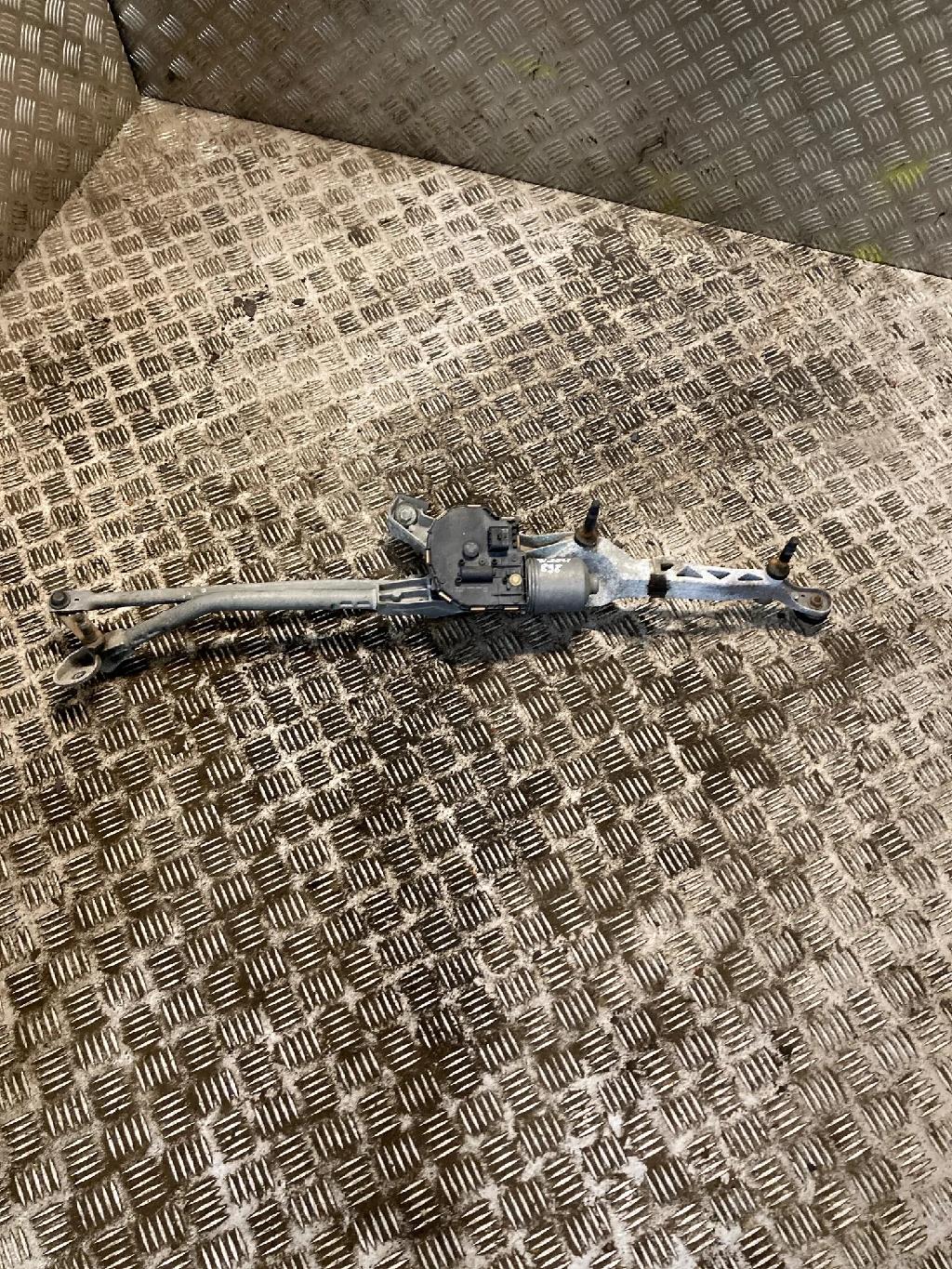 Scheibenwischermechanismus vorne MERCEDES-BENZ C (W204) C 200 Kompressor (204.041) 2048201040 A2048201040