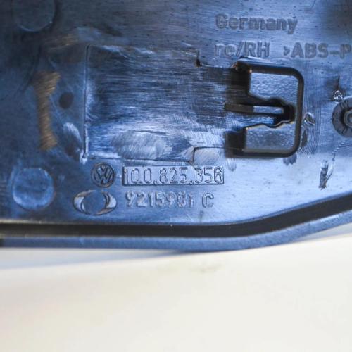 Andere Teile des Innenraums VW EOS (1F7, 1F8) 2.0 TDI 16V 1Q0825356 Bild Andere Teile des Innenraums VW EOS (1F7, 1F8) 2.0 TDI 16V 1Q0825356