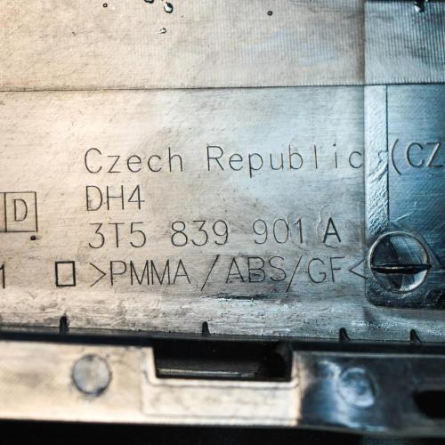 Vertikale Verkleidung an der hinteren rechten Tür SKODA SUPERB II (3T4) 1.6 TDI 3T5839901A Bild Vertikale Verkleidung an der hinteren rechten Tür SKODA SUPERB II (3T4) 1.6 TDI 3T5839901A