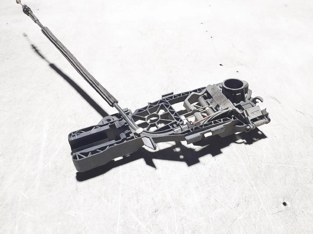 HALTERUNG TÜRGRIFF VORNE VW PASSAT B7 (362) 2.0 TDI 3C0837885H