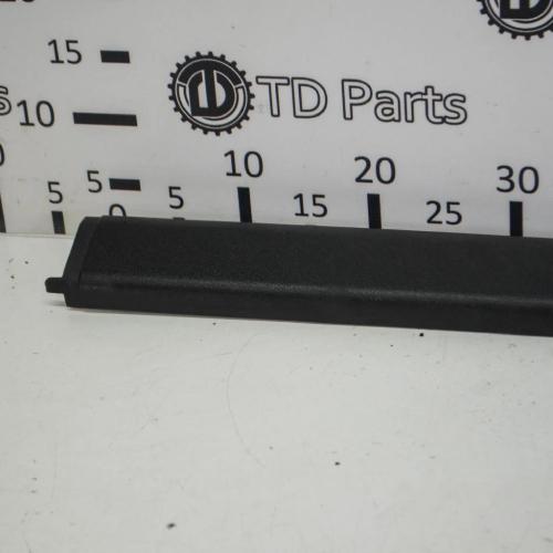 Schweller aus Kunststoff links SKODA SUPERB II (3T4) 2.0 TDI 3T0863483A Bild Schweller aus Kunststoff links SKODA SUPERB II (3T4) 2.0 TDI 3T0863483A