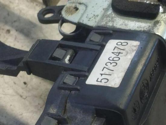 Türschloss vorne links FIAT STILO (192_) 1.6 16V (192_XB1A) 51736478 Bild Türschloss vorne links FIAT STILO (192_) 1.6 16V (192_XB1A) 51736478