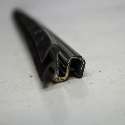 Türfensterleiste hinten links SEAT IBIZA IV (6J5, 6P1) 1.2 TSI 6J4839471 Bild Türfensterleiste hinten links SEAT IBIZA IV (6J5, 6P1) 1.2 TSI 6J4839471