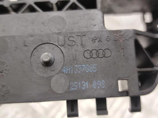 Türgriffinnenrahmen vorne links AUDI A8 D4 (4H_) 3.0 TDI quattro 4H1837885 Bild Türgriffinnenrahmen vorne links AUDI A8 D4 (4H_) 3.0 TDI quattro 4H1837885