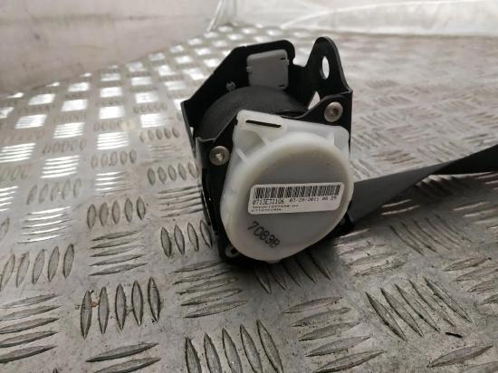 Mittlerer Sicherheitsgurt hinten AUDI A8 D4 (4H_) 3.0 TDI quattro 3069696 3052985 Bild Mittlerer Sicherheitsgurt hinten AUDI A8 D4 (4H_) 3.0 TDI quattro 3069696 3052985