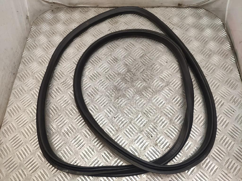 Heckklappengummi BENTLEY CONTINENTAL FLYING SPUR (3W_) 6.0 3W5827705C Bild Heckklappengummi BENTLEY CONTINENTAL FLYING SPUR (3W_) 6.0 3W5827705C