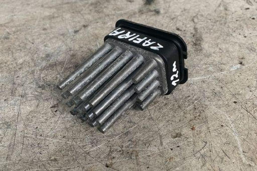 Relais für Lüfter Opel Zafira B (A05) 90566802