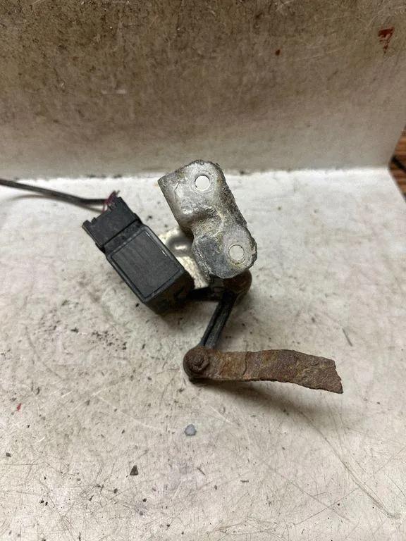 Höhenverstellung links VW GOLF IV (1J1) 1.9 TDI 4B0907503