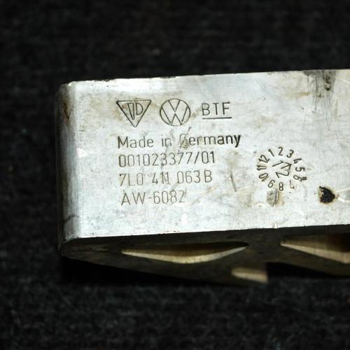 Andere Aufbauteile AUDI Q7 (4L) 3.0 TFSI quattro 7L0411063B Bild Andere Aufbauteile AUDI Q7 (4L) 3.0 TFSI quattro 7L0411063B