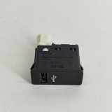 USB BMW X1 (F48) sDrive 20 i 6820397