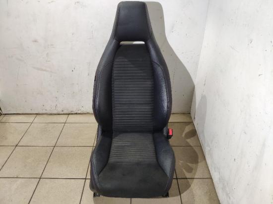 Sitzgarnitur komplett Leder geteilt Mercedes-Benz CLA Coupe (C117) A1669006007 Bild Sitzgarnitur komplett Leder geteilt Mercedes-Benz CLA Coupe (C117) A1669006007