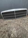Kühlergrill oben Mercedes-Benz E-Klasse (W210) 2108880023