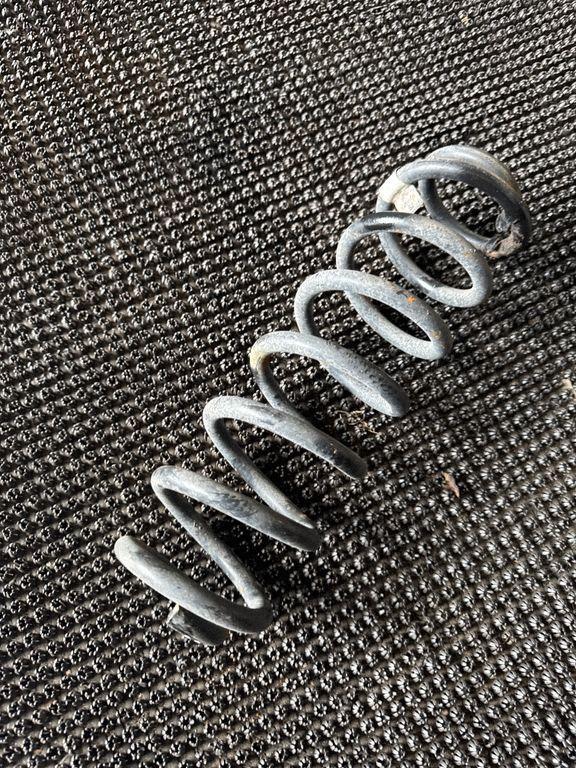 Schraubenfeder hinten links AUDI A3 Limousine (8VS, 8VM) 1.8 TFSI quattro 5Q0511115