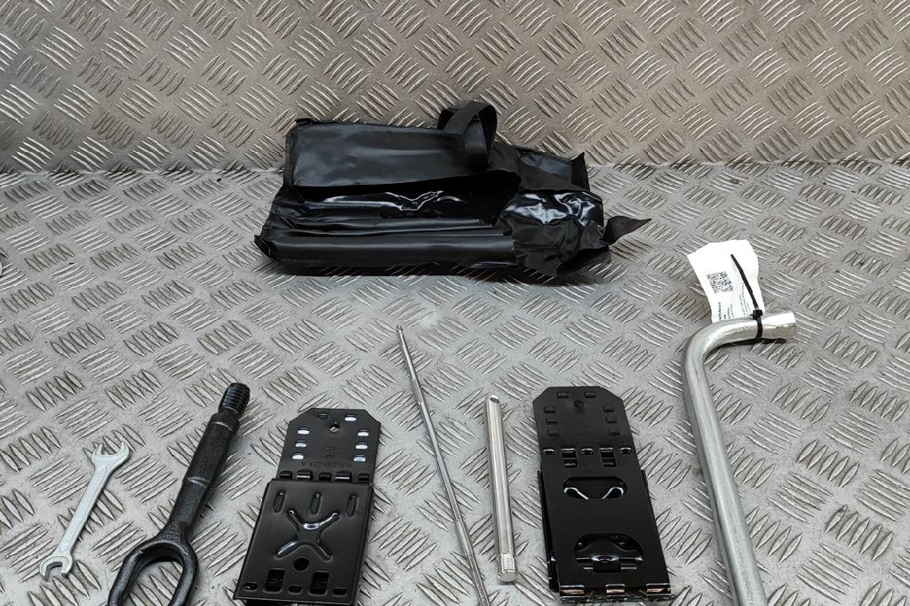 Werkzeugkasten Audi Q5 (8R) 8N0012219