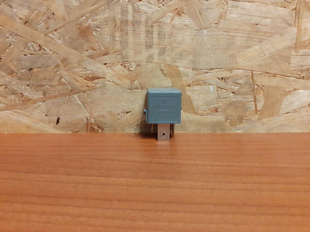 Relais Mercedes-Benz M-Klasse (W163) A0025422619