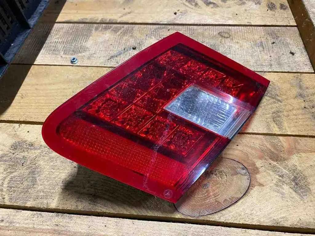 Heckklappenleuchte links MERCEDES-BENZ E (W211) E 320 CDI (211.022) a046317