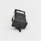 USB MERCEDES-BENZ A (V177, Z177) A 250e (177.185) A2478208602