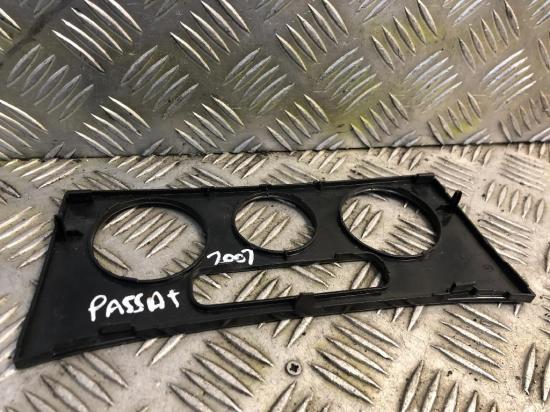 Andere Verkleidungsteile VW PASSAT B6 (3C2) 2.0 FSI 318470100 Bild Andere Verkleidungsteile VW PASSAT B6 (3C2) 2.0 FSI 318470100