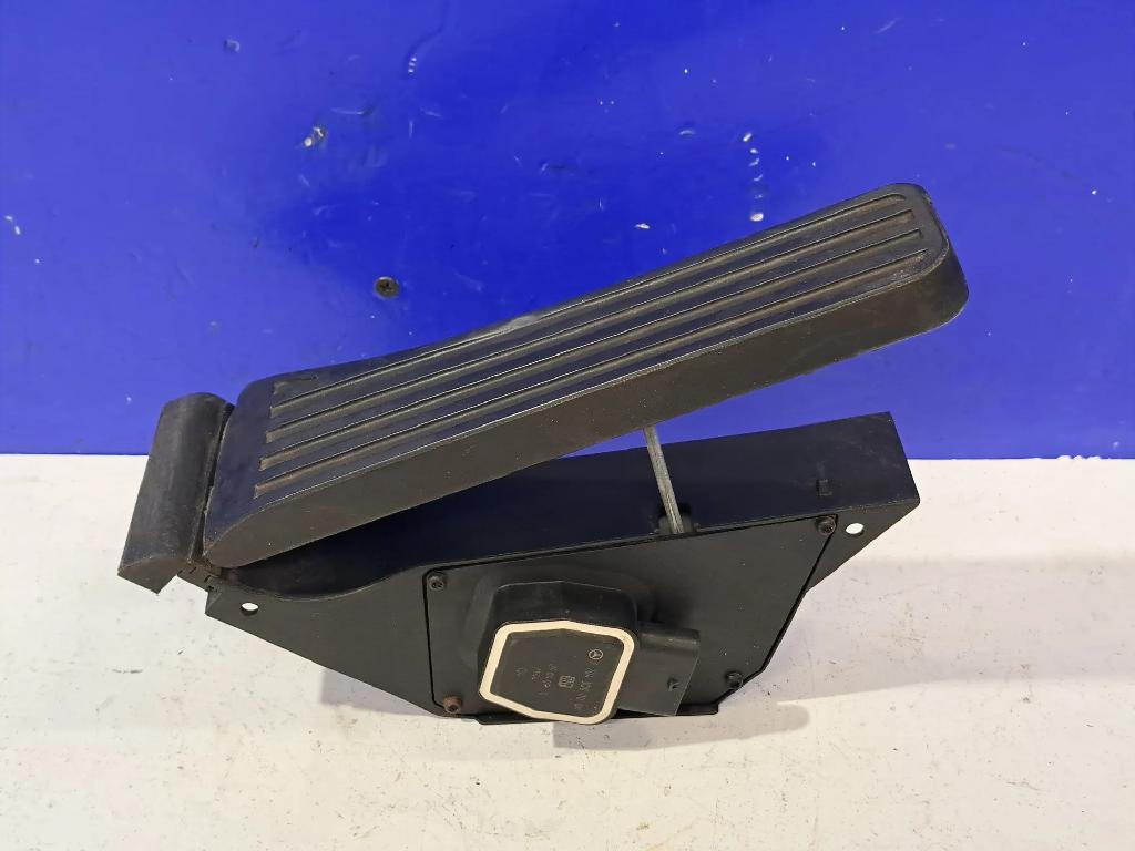 Fahrpedal Mercedes-Benz E-Klasse (W212) A2043000004