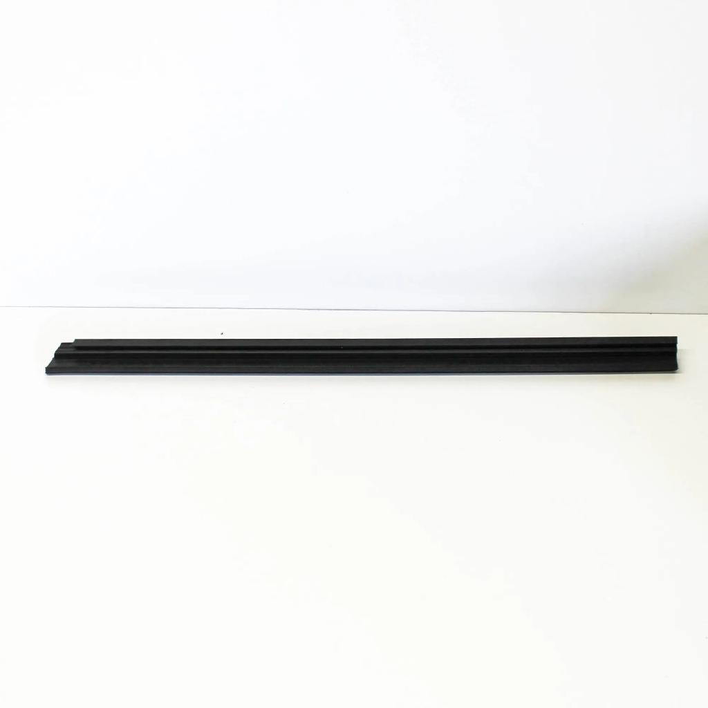 Türfensterleiste hinten links SKODA OCTAVIAII (1Z3) 1.4 TSI 1Z5839479C Bild Türfensterleiste hinten links SKODA OCTAVIAII (1Z3) 1.4 TSI 1Z5839479C