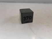 Relais AUDI A6 Avant (4B5, C5) 2.5 TDI 370 8D0951253