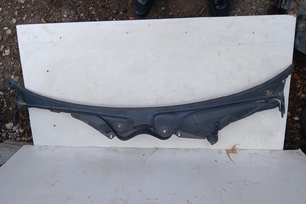 Grill Windlauf Mercedes-Benz E-Klasse (W211) A2118300013