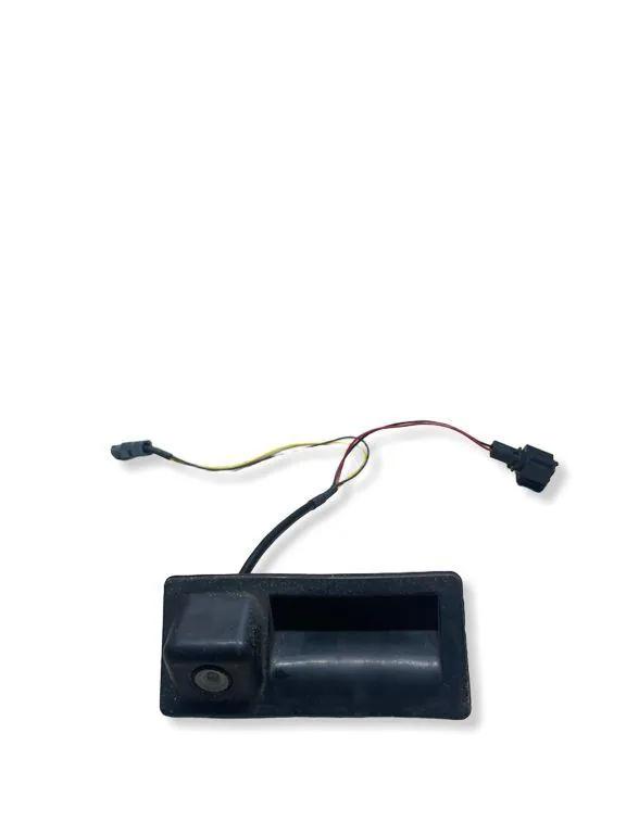 Installation der Rückfahrkamera AUDI A3 Limousine (8VS, 8VM) 1.6 TDI quattro 3V0827566