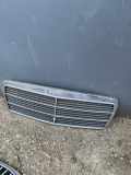 Kühlergrill oben Mercedes-Benz E-Klasse (W210) 2108880023