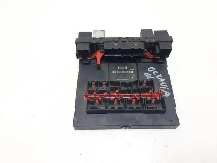 Sicherungskasten SKODA OCTAVIAII (1Z3) 2.0 TDI 16V 01718130