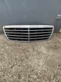 Kühlergrill oben Mercedes-Benz E-Klasse (W210) 2108800683