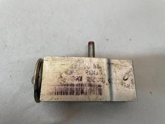 A/C Conditioner Expansion Valve MERCEDES-BENZ M (W164) ML 320 CDI 4-matic (164.122) A1648300084 Bild A/C Conditioner Expansion Valve MERCEDES-BENZ M (W164) ML 320 CDI 4-matic (164.122) A1648300084