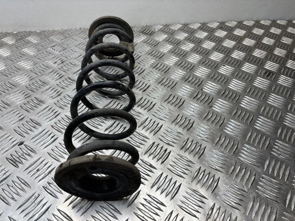 Schraubenfeder hinten links AUDI A3 (8V1, 8VK) 2.0 TDI 5Q0511115JS