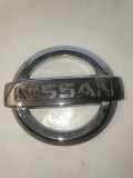 Emblem Nissan Primera (P12) 65890AU300