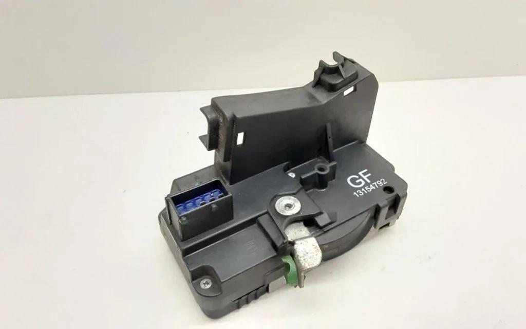 Türschloss vorne rechts OPEL MERIVA B 1.4 13154792