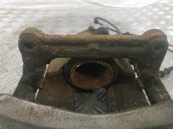 Bremssattel rechts vorne Mercedes-Benz CLA Coupe (C117) A24618 Bild Bremssattel rechts vorne Mercedes-Benz CLA Coupe (C117) A24618