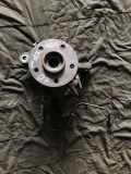 Achsschenkel (ABS) rechts vorne Mercedes-Benz Viano (W639) 6383320225