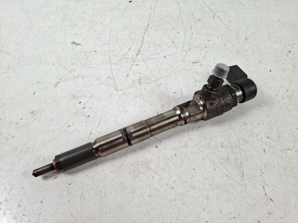 Einspritzdüse VW TOURAN (5T1) 1.6 TDI 03L130277B