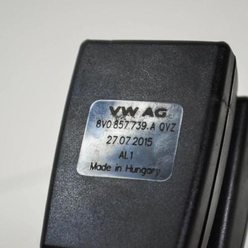 Hintere mittlere Sitzschnalle AUDI A3 Limousine (8VS, 8VM) 2.0 TFSI quattro 8V0857739A Bild Hintere mittlere Sitzschnalle AUDI A3 Limousine (8VS, 8VM) 2.0 TFSI quattro 8V0857739A