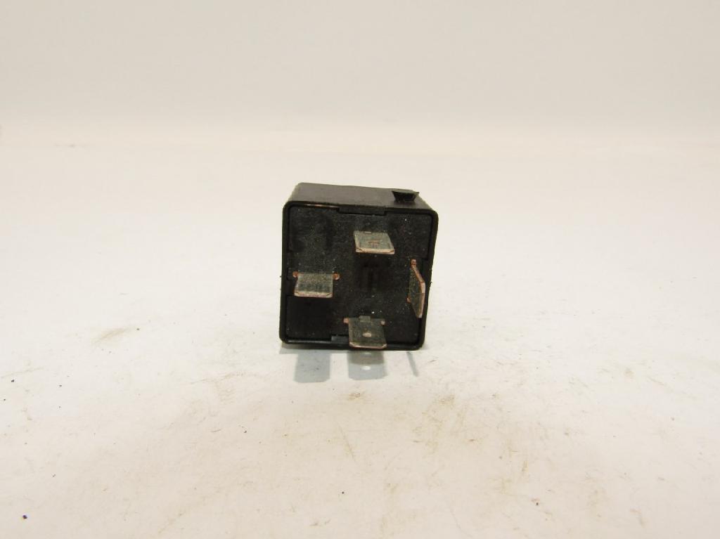 Relais AUDI A4 (8D2, B5) 1.6 4H0951253A
