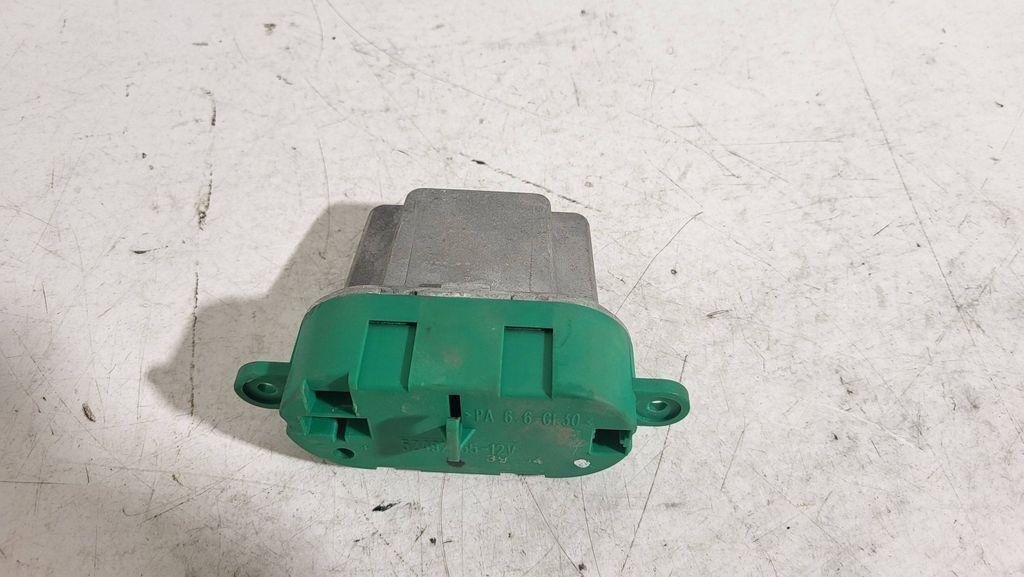 Relais für Lüfter Renault Espace IV (K) 52492365