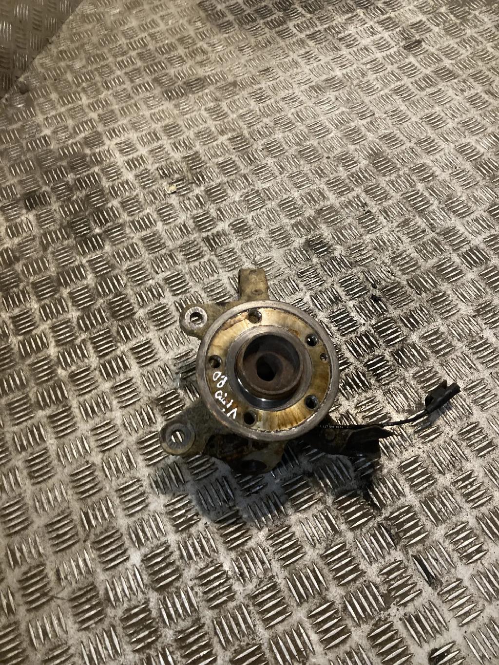 Radnaben vorne rechts MERCEDES-BENZ VITO Furgon (W447) 116 CDI (447.601, 447.603, 447.605) A4473300720 4473300720