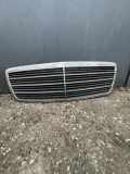 Kühlergrill oben Mercedes-Benz E-Klasse (W210) 2108800583