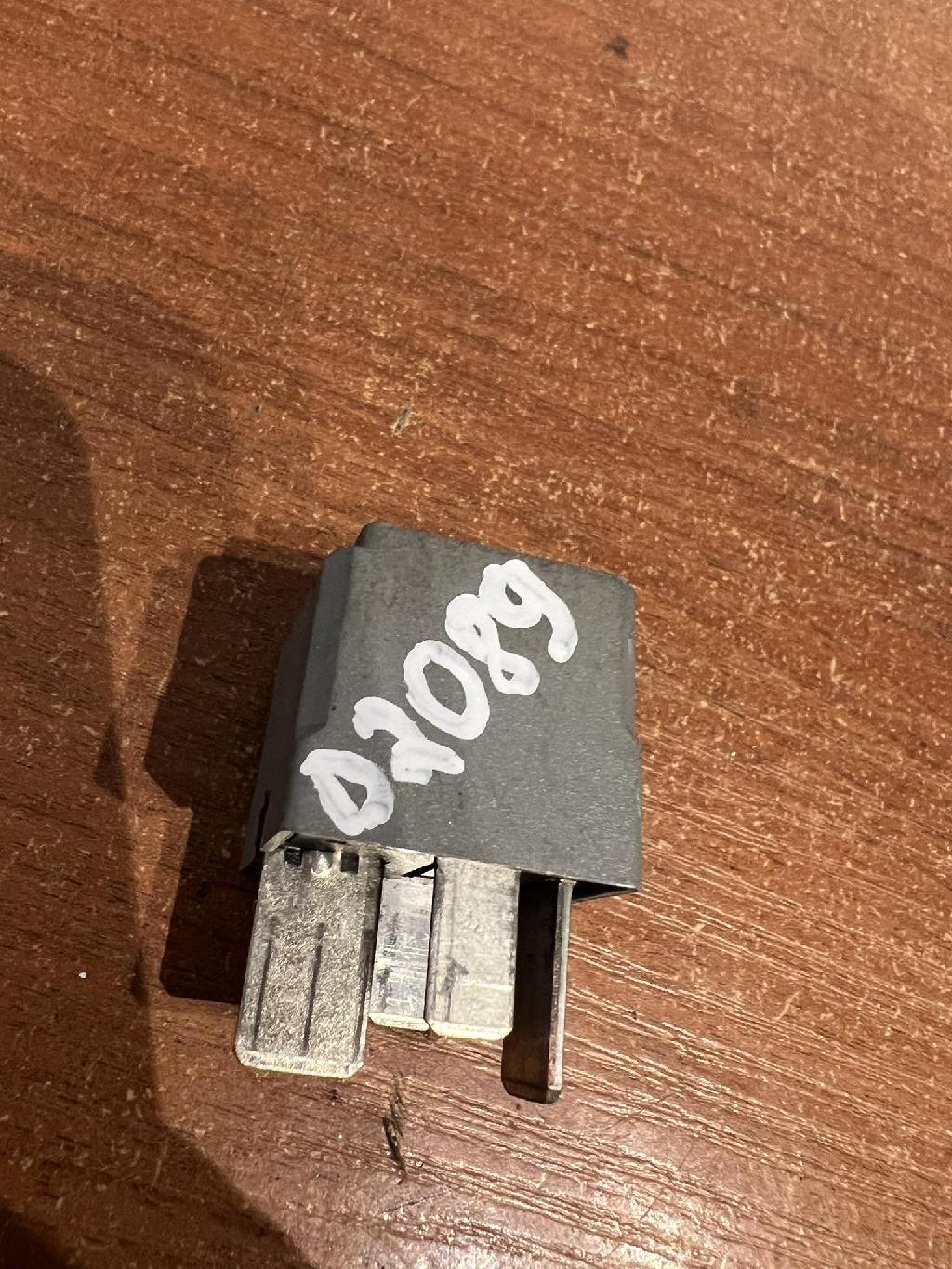 Relais Mercedes-Benz B-Klasse Sports Tourer (W245) A0025422619