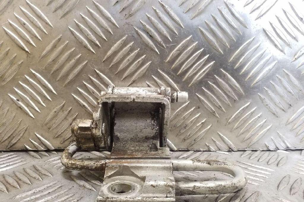 Türscharnier vorne rechts VW Golf IV (1J) 4B0831412B