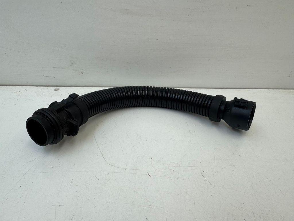 Schlauch für Zylinderkopfhaubenentlüftung BMW 5er (F10) BMPB432