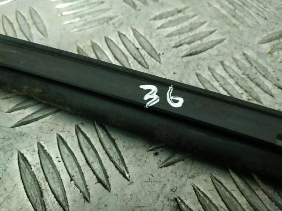 Vertikale Verkleidung auf der rechten Seite der Windschutzscheibe AUDI A8 D4 (4H_) 3.0 TDI quattro 4H0854328 Bild Vertikale Verkleidung auf der rechten Seite der Windschutzscheibe AUDI A8 D4 (4H_) 3.0 TDI quattro 4H0854328